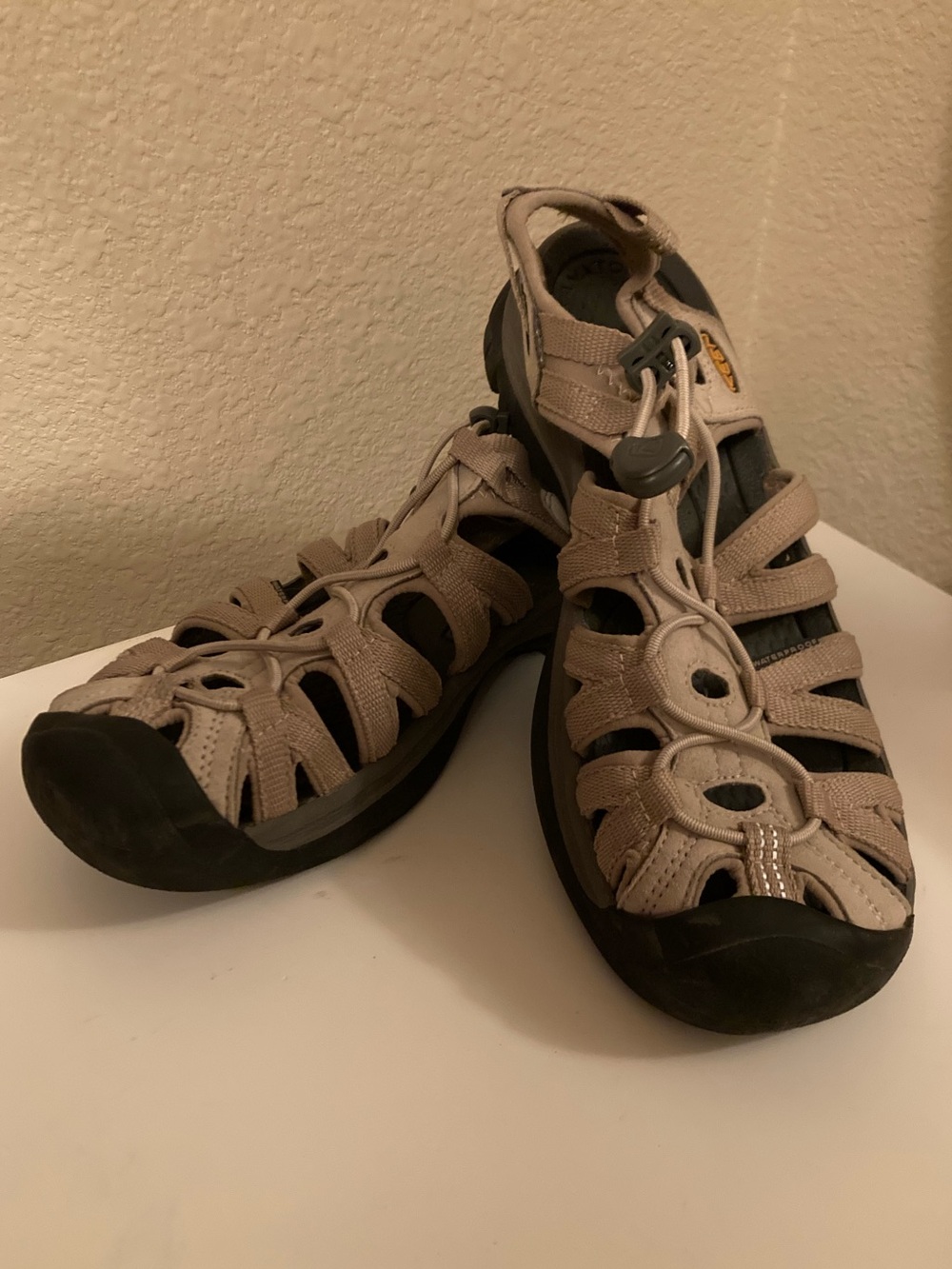 Keen Whisper Waterproof Hiking Sandals Womens 8.5